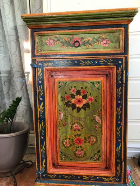 Side table cabinet