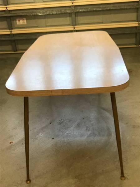 Table with Detachable Legs