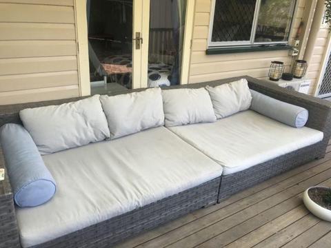Outdoor Lounge - VERY comfy