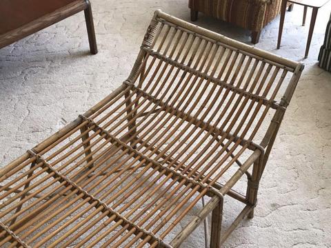 Stylish cane chaise lounge like new