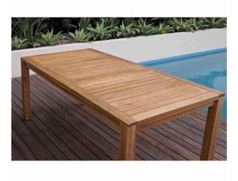 Wanted: WTB OUTDOOR TIMBER TABLE
