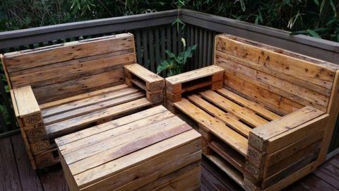 Outdoor pallet furniture