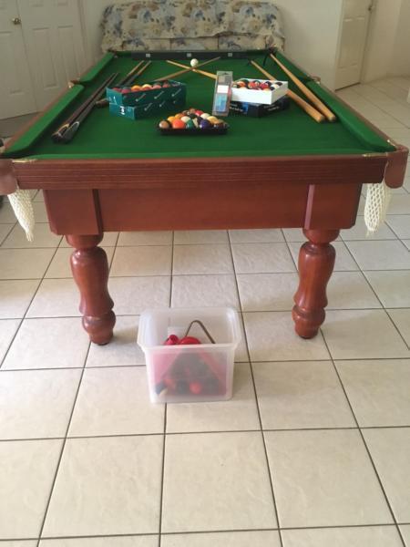 Great condition Pool/Billiards/Snooker table and Accessories