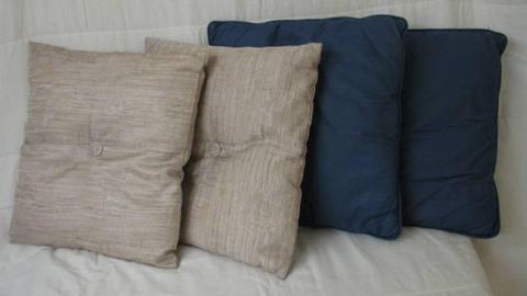 Cushions with Covers X 4/ Outdoor Living