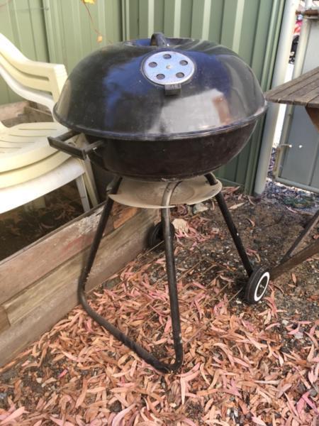 Charcoal barbecue good condition