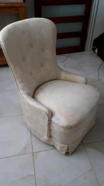 Chair - cottage/antique style