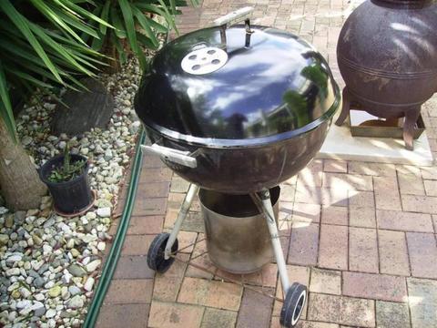 WEBER BBQ KETTLE MADE IN USA M MODEL 1990