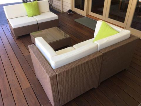 5 piece outdoor couch setting