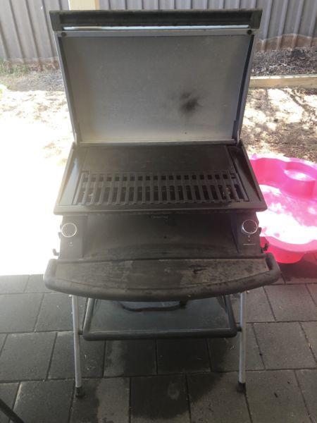 Electric patio BBQ grill