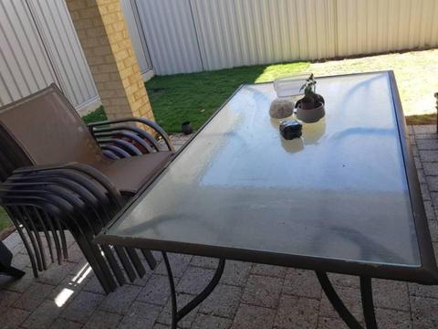 Free outdoor table and chairs- Pick up Gwelup