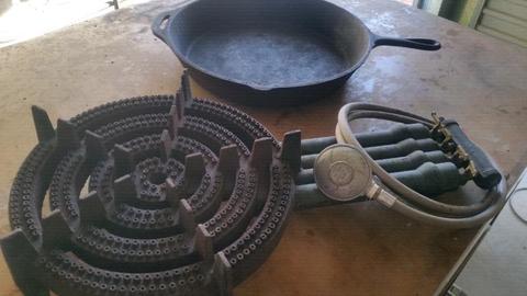 Large 4 ring gas burner and cast iron pan