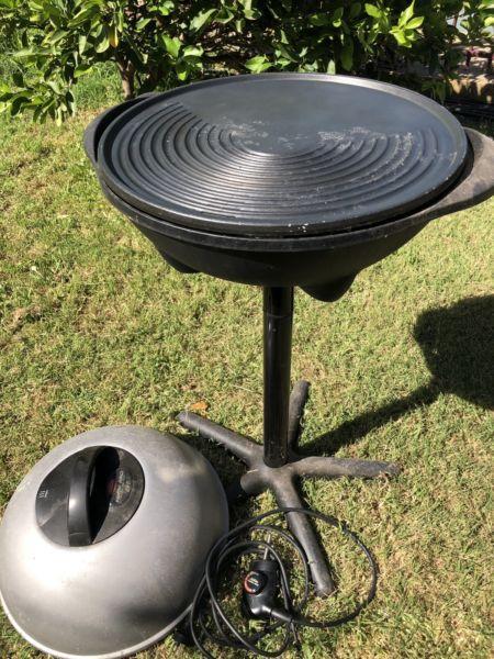 Sunbeam Kettle King BBQ Electrical Barbecue - working