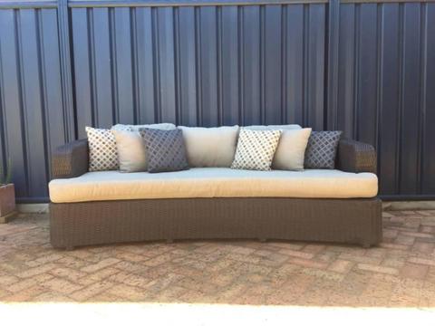 Outdoor lounge very good condition