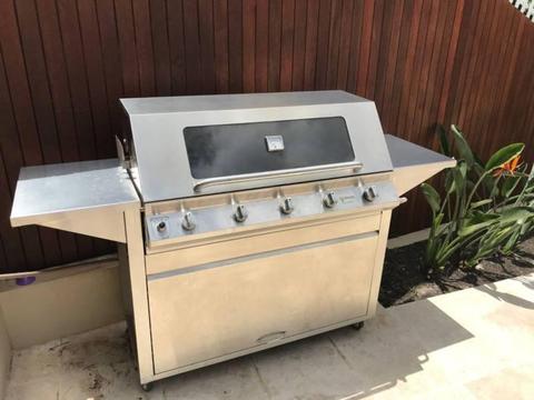 Lifestyle 5 burner BBQ in very good condition