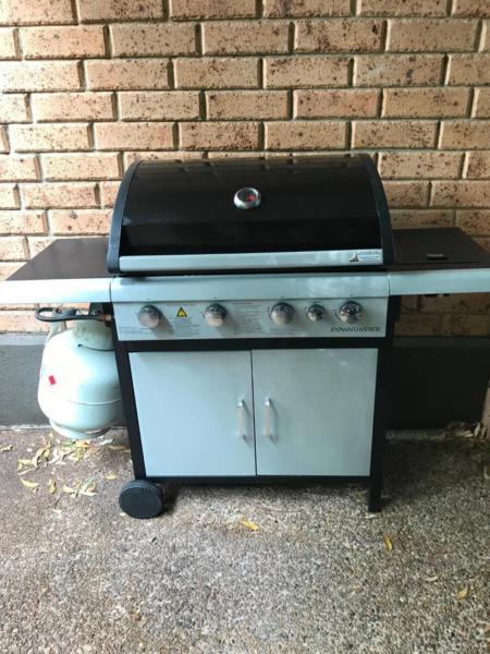 Gas 5 burners DownUnder barbecue
