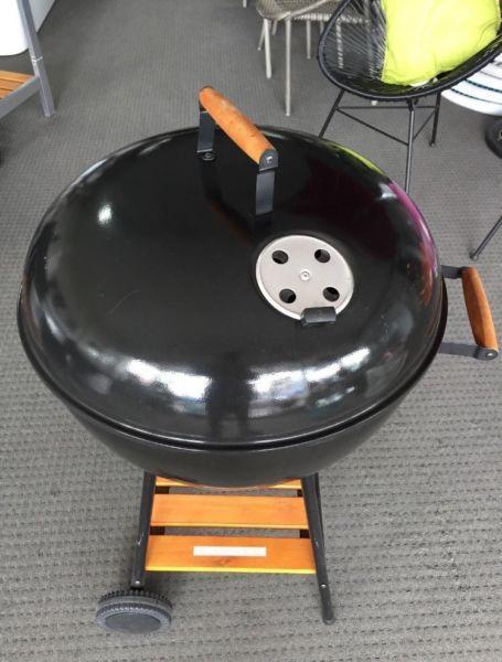 56 CM Charcoal Barbecue With Charcoal Grill