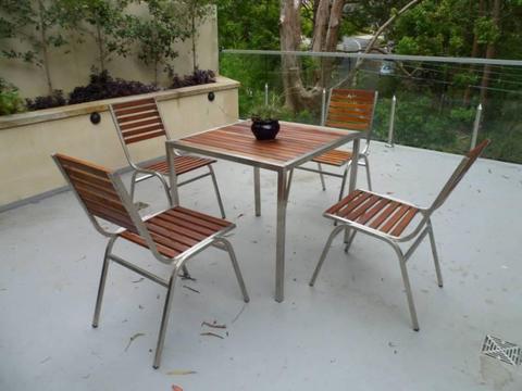 New Designer 5 piece Outdoor set Timber slatted, stainless steel