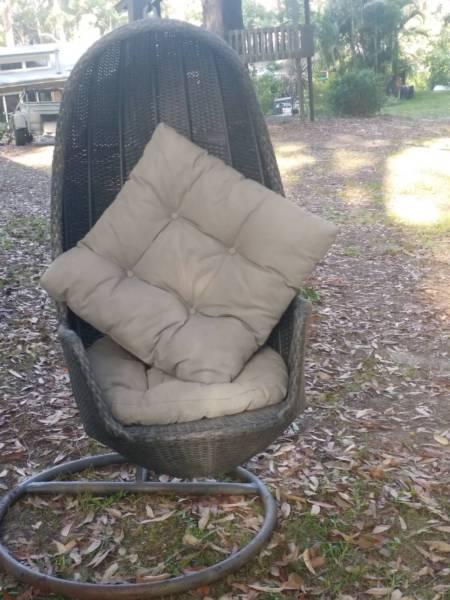 Outdoor hanging chair