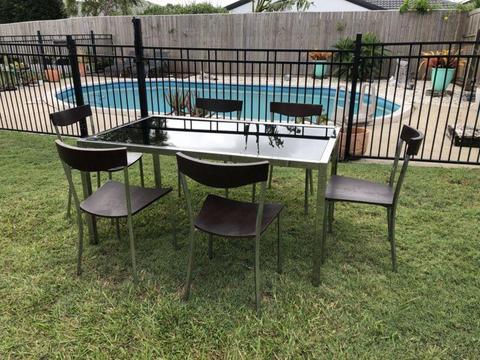 Outdoor Dining Table and Chairs - $70 ONO quicksale