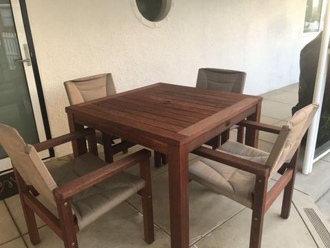 Stained wood 5 piece outdoor setting