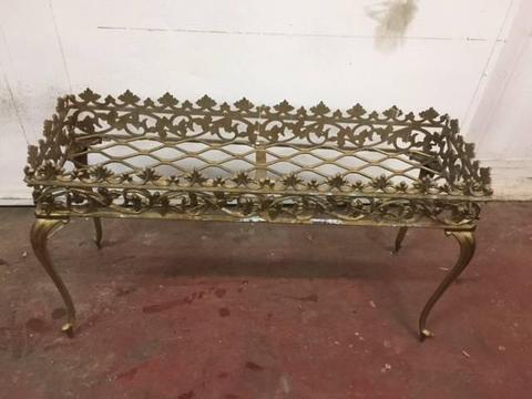 E49009 Vintage Cast Metal Gold Planter Plant Stand French