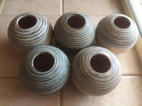***Set of CUTE POTTERY/PLANT POTS - in fantastic condition***