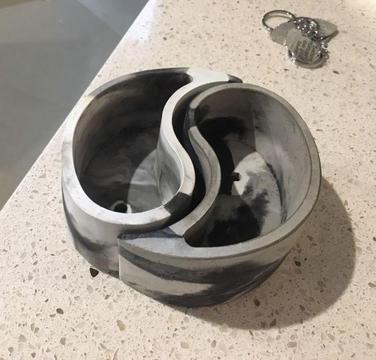Yin & yang handmade cement pots