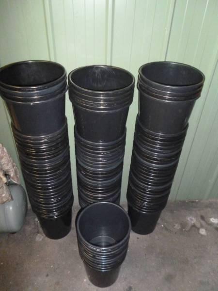 100 only black plastic plant pots
