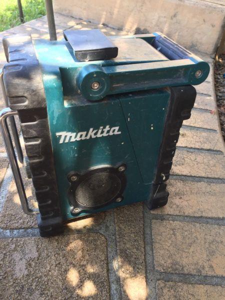 Makita radio with 3 amp battery