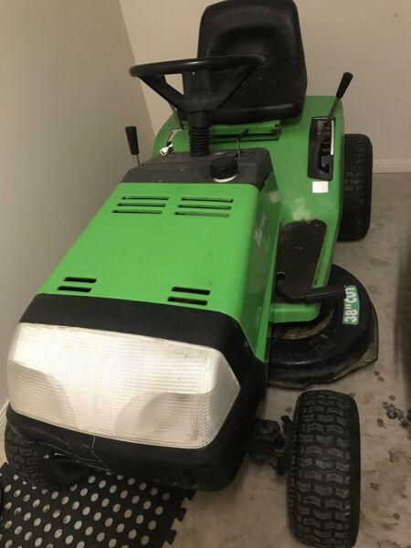 Viking 5 speed 12.5 hp excellent working condition ride on mower