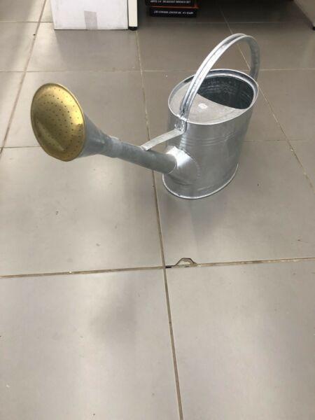 NEW 9LTR GALVANISED WATERING CAN MADE IN ENGLAND