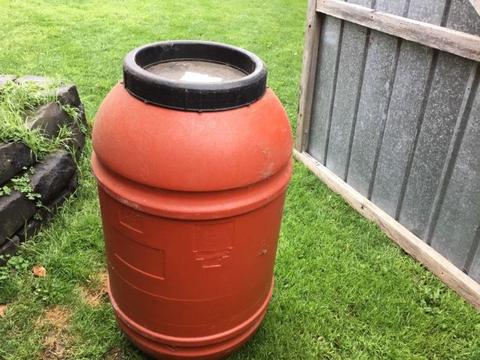Plastic Drums 220 l clean , feed container, water tank compost