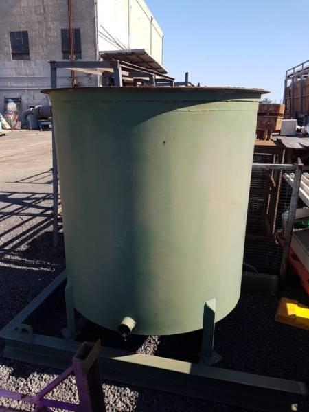 Steel Water Tank Vessel on Stand PVC lining 1250 Liters