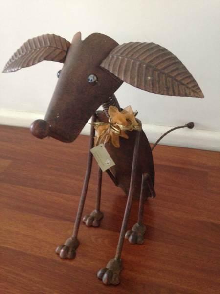 Metal Dog Garden Sculpture Ornament Statue with Wagging Tail