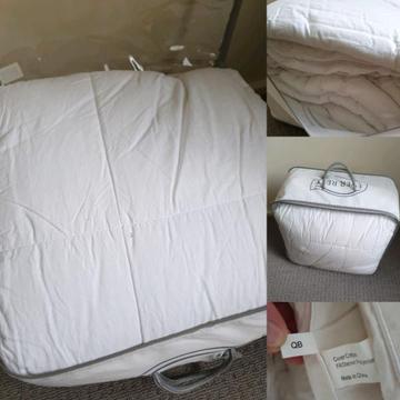 Queen Bed - Cotton/Polyester Doona