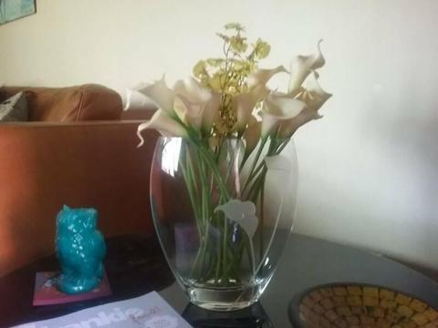 Mikasa crystal 10 inch Calla Lily vase
