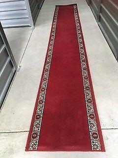 Rug/Runner-in man made fibres, in red colour, in vgc