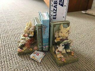 Nursery bookends with book