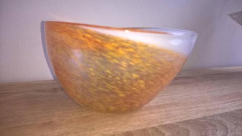 Stunning handmade glass bowl by VALLI in MINT cond $59