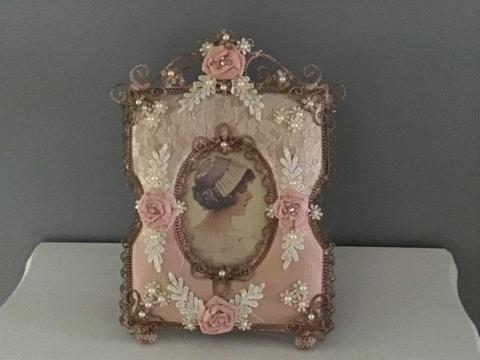 Wanted: French Provincial style ornate photo frame