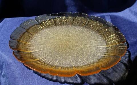 Beautiful MIkasa Art Glass Platter