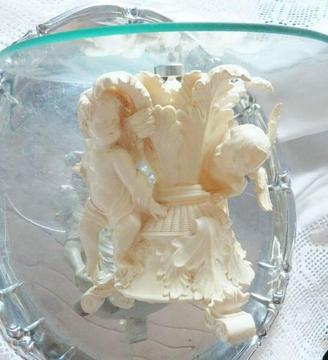 ADORABLE CHERUB CAKE STAND WITH GLASS REMOVABLE TOP