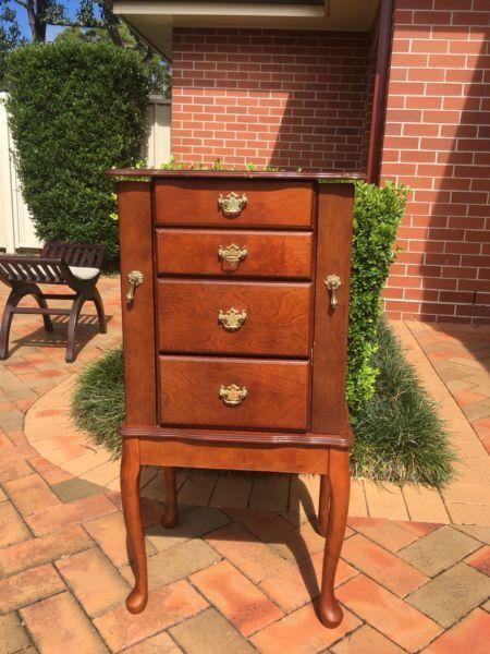 Antique style Jewellery cabinet