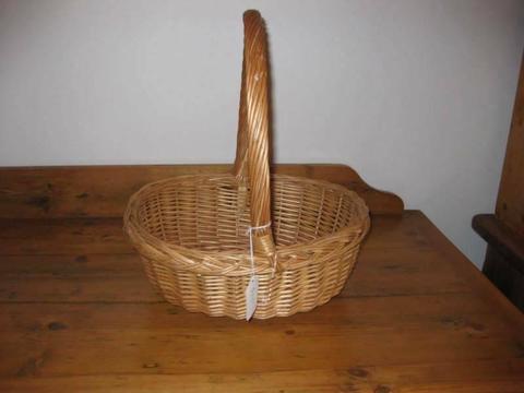 wickerware/cane baskets