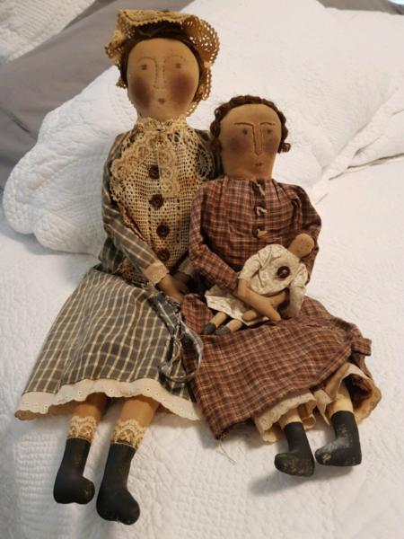 2 rag dolls