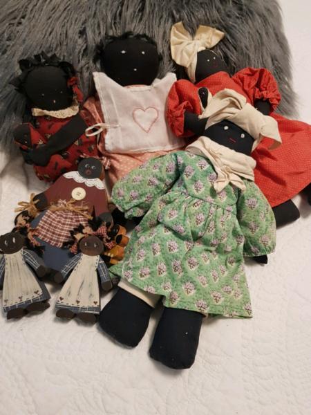 Rag dolls and wooden pieces
