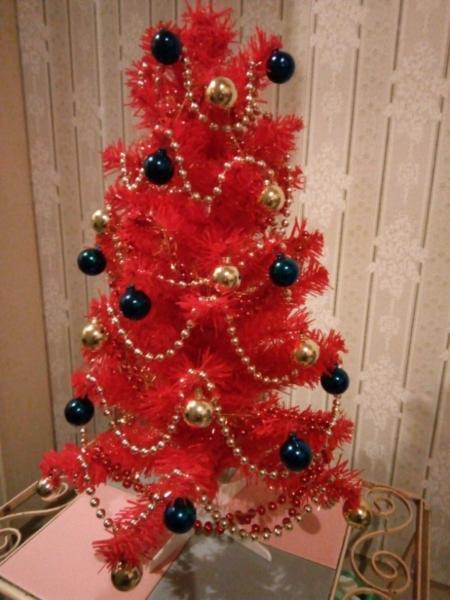 Mini Red Christmas Tree & Decorations