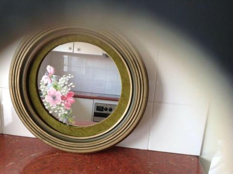 Decorative round wall mirror