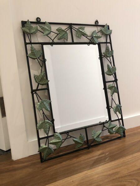 Decorative Mirror Ivy leaf pattern