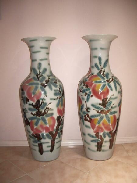 2x Vases, Decorative & colourful